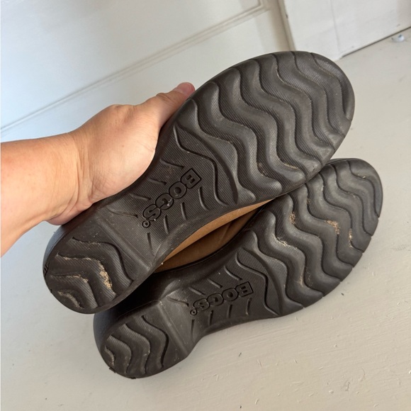Bogs Cassie low tan boot size 7. - Picture 9 of 11